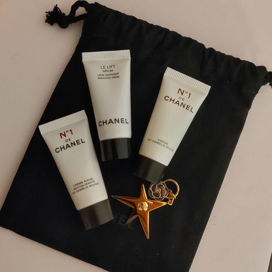シャネル 2025クリスマスコフレ ホリデー限定 アイシャドウ マスカラ ポーチ