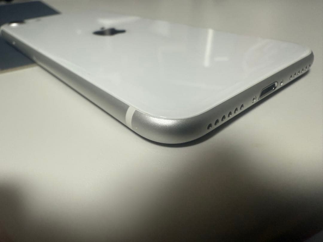 スマートフォン本体 Apple iPhone SE2