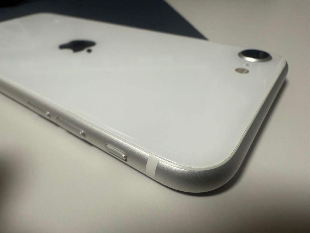 スマートフォン本体 Apple iPhone SE2