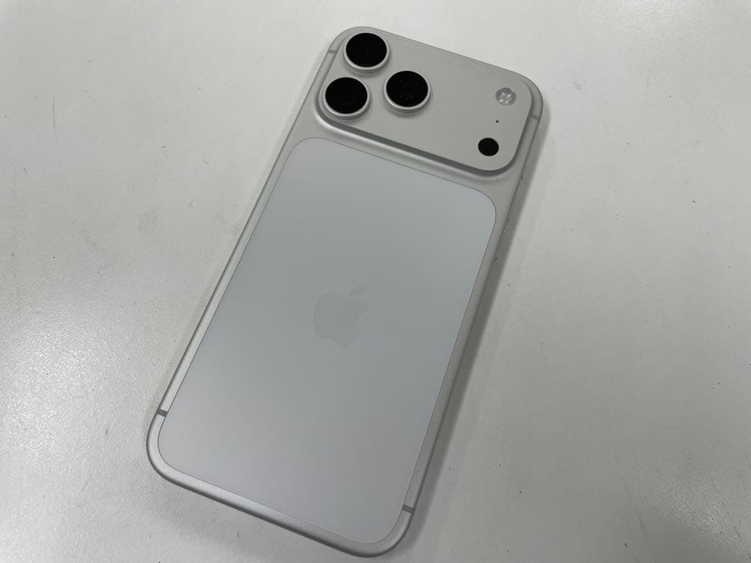 使用2ヶ月iPhone17ProMax 512GB バッテリー100%