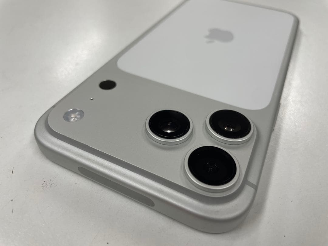 使用2ヶ月iPhone17ProMax 512GB バッテリー100%