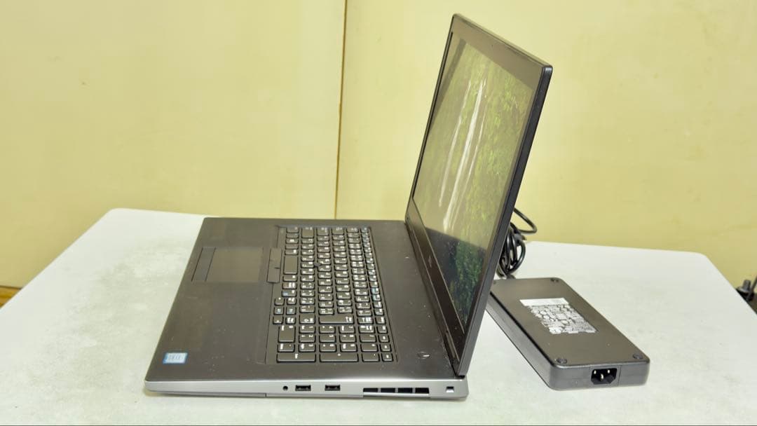 Windowsノート本体 dell precision 7730 i7 8750h 16/256/500