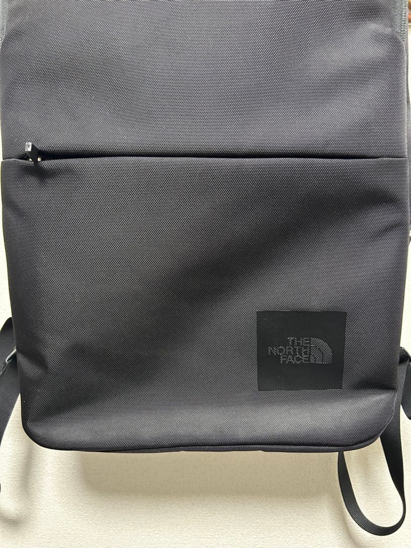 【新品未使用】The North Face シャトルデイパック　スリム　ブラック