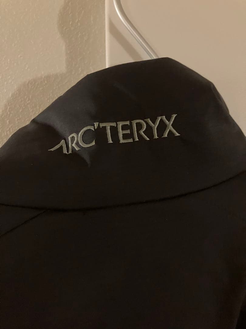 Atom SV Jacket (Black) ／ ARC'TERYX Mサイズ