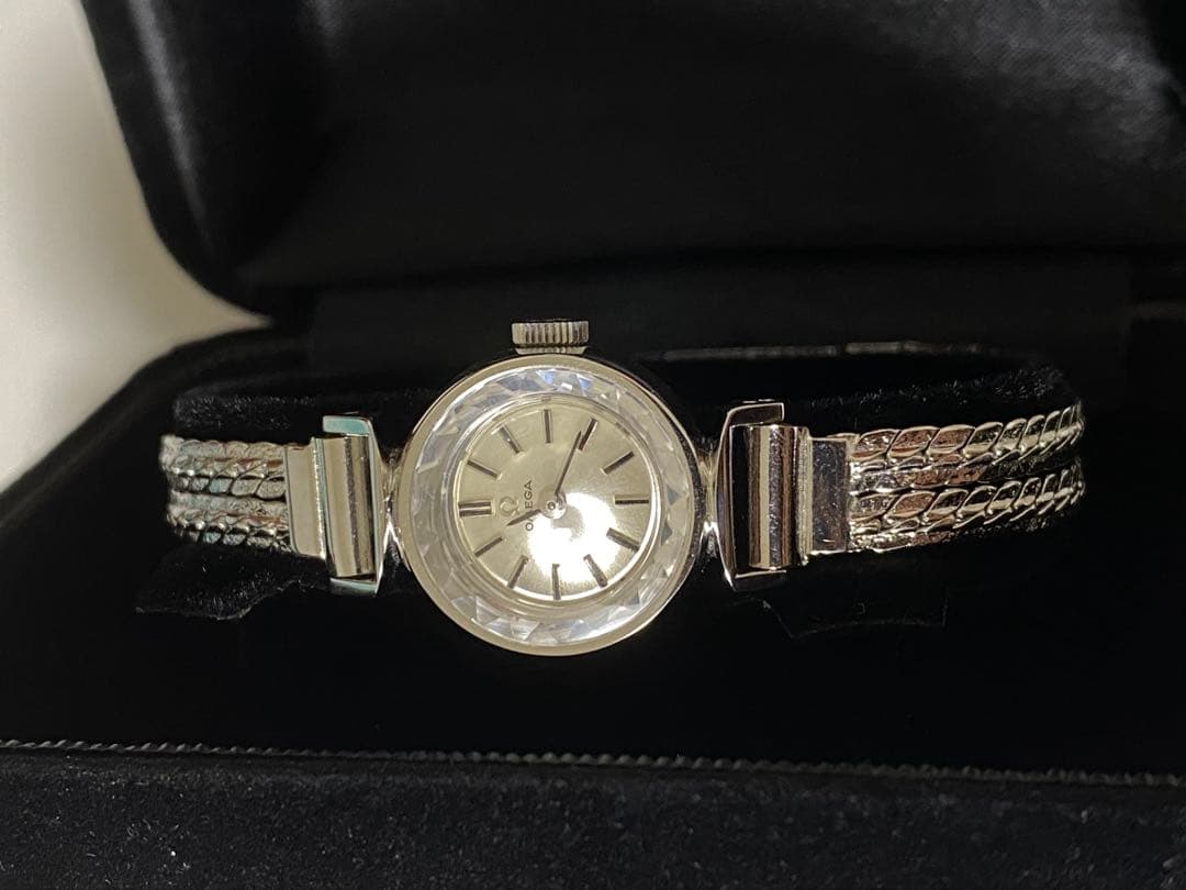 オメガ　手巻き　腕時計　カットガラス　レディース　本物　1967年製