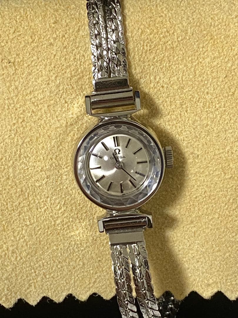 オメガ　手巻き　腕時計　カットガラス　レディース　本物　1967年製