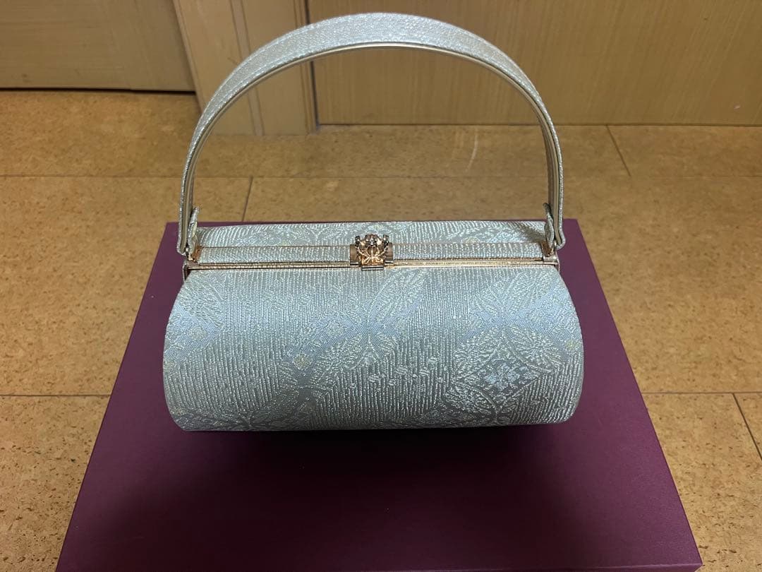 シルバーラウンドバッグと草履セット
