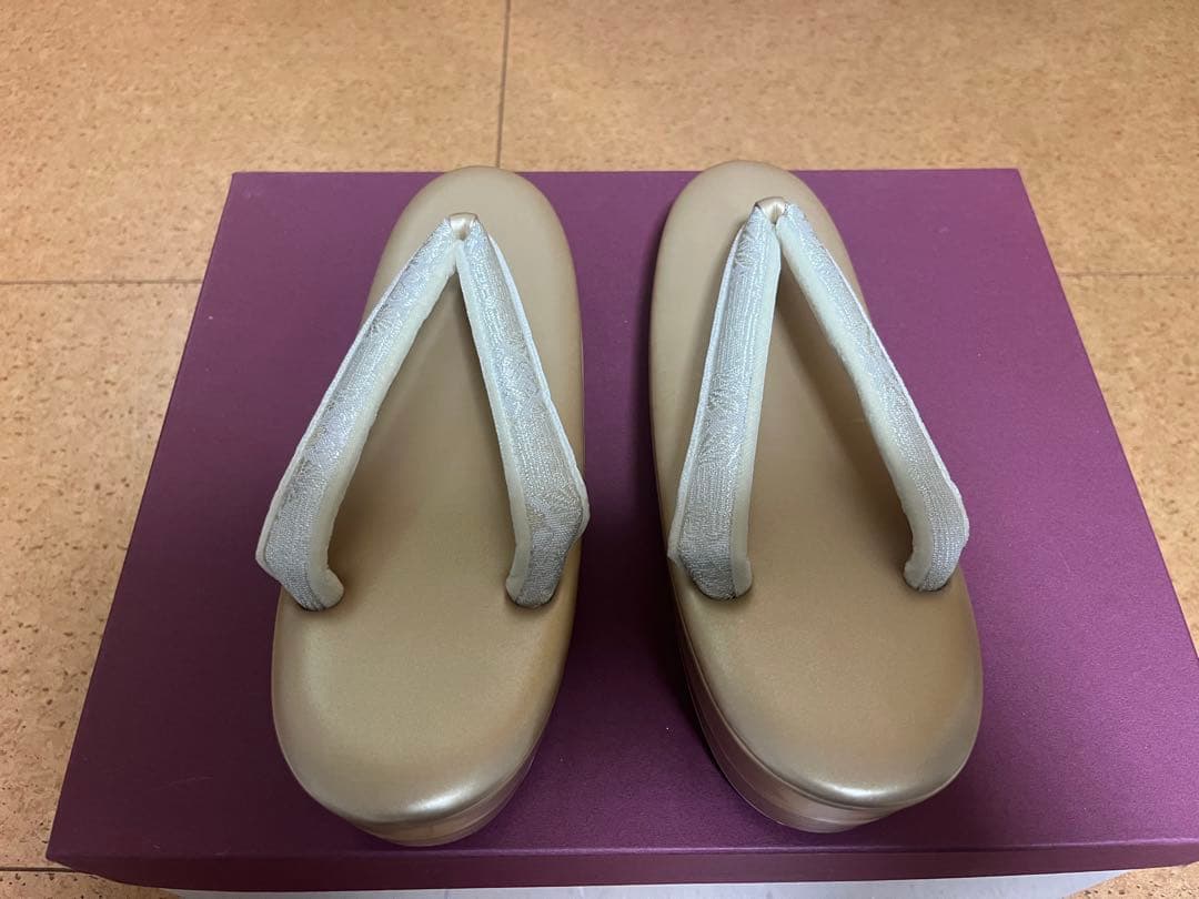 シルバーラウンドバッグと草履セット