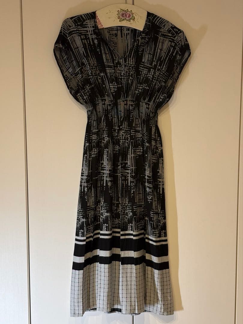 定価10万超えMORABITO ロングワンピース ブラック&グレー系