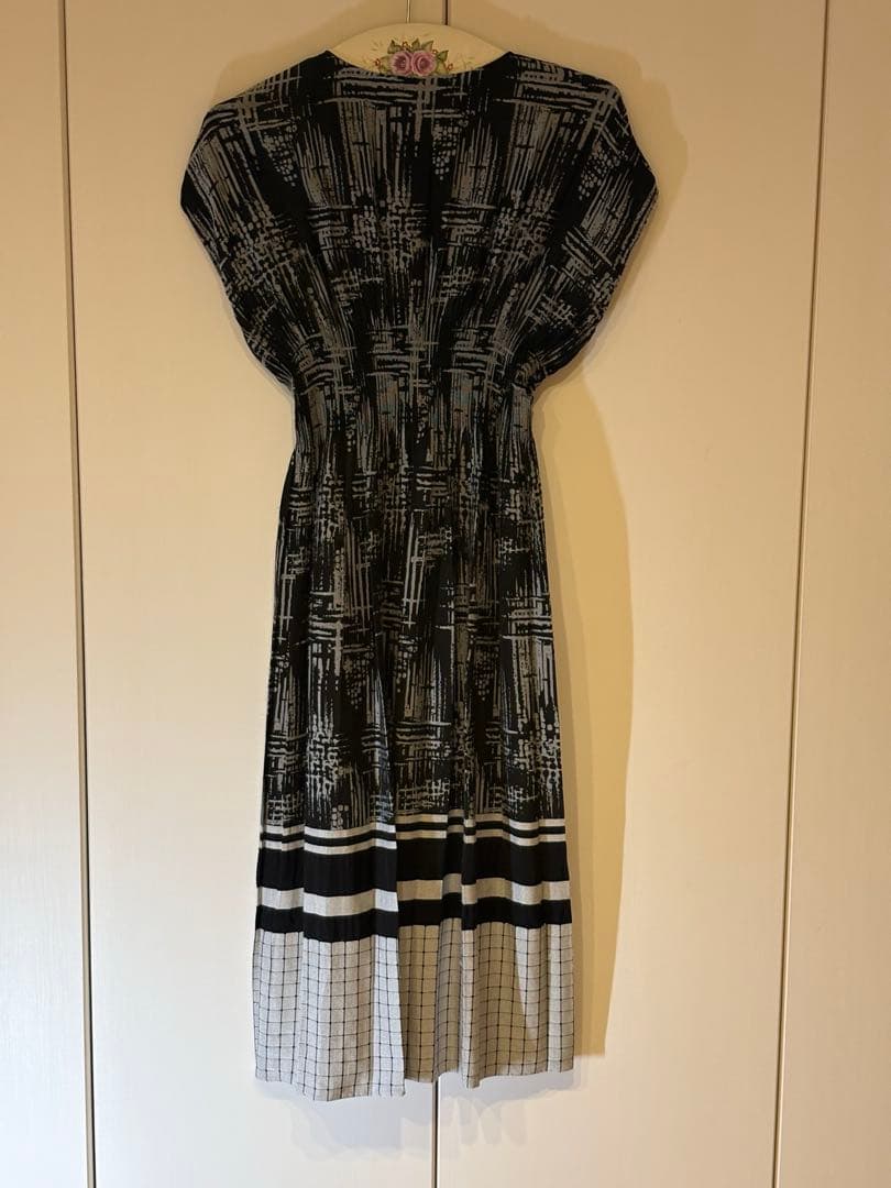 定価10万超えMORABITO ロングワンピース ブラック&グレー系