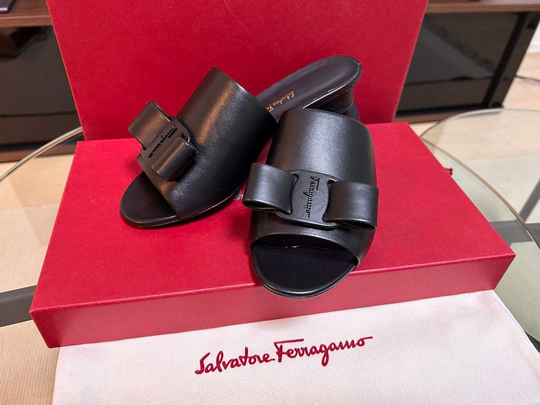 美品 Salvatore Ferragamo ミュール ヴァラ VALERY