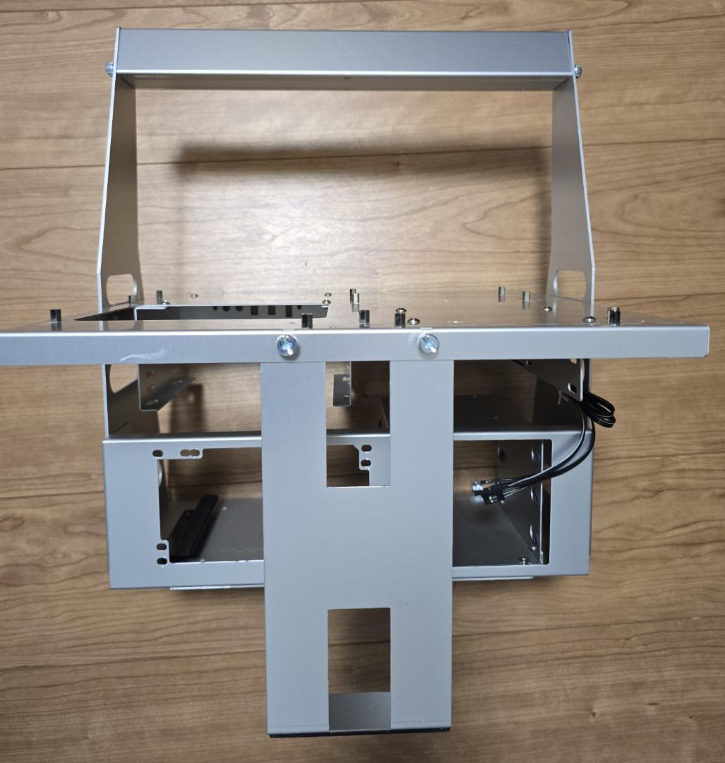 LIAN LI アルミ製テストベンチマーク台 PC-T60A シルバー