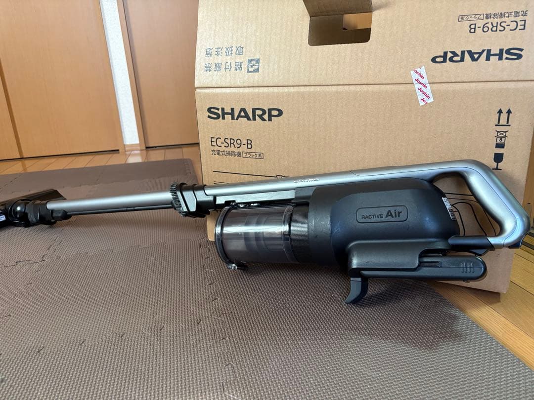SHARP シャープ 充電式掃除機 EC-SR9-B 2024年製