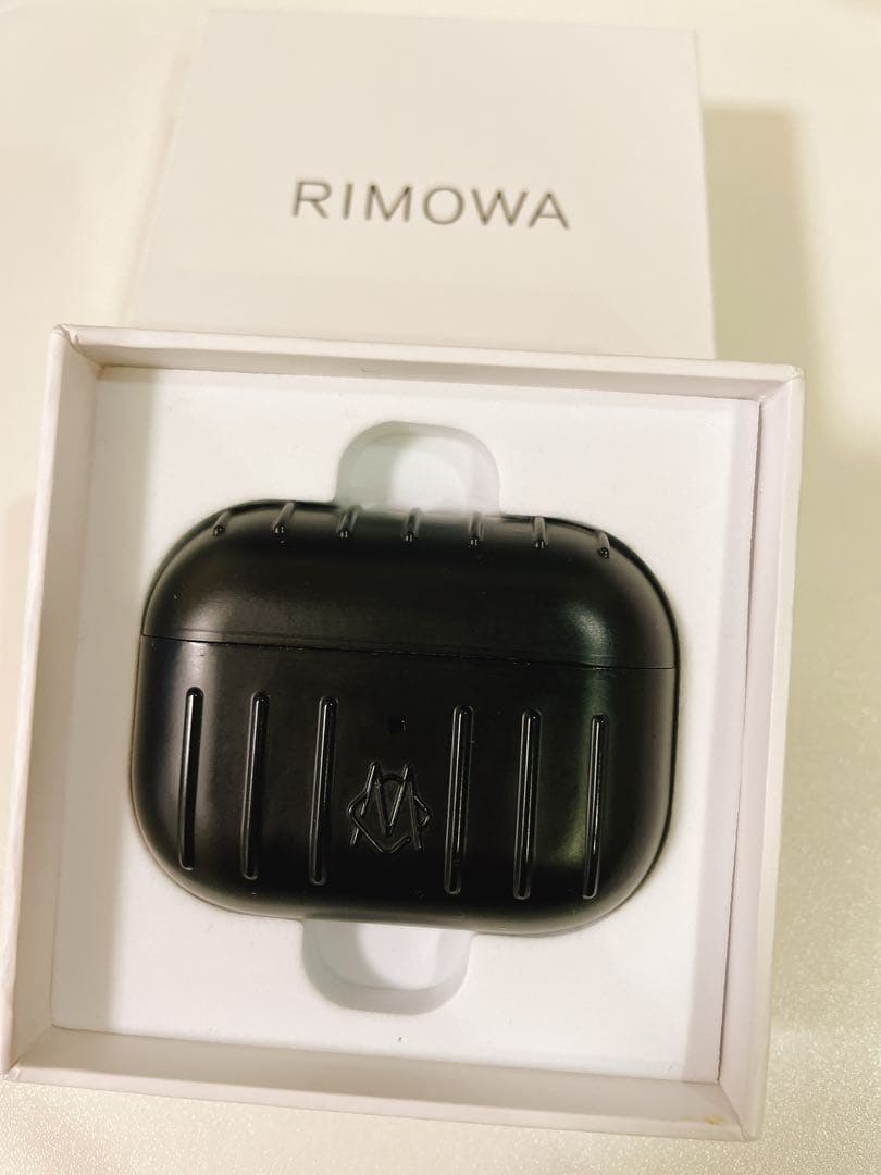 【RIMOWA リモワ】AirPods pro ケース　マットブラック