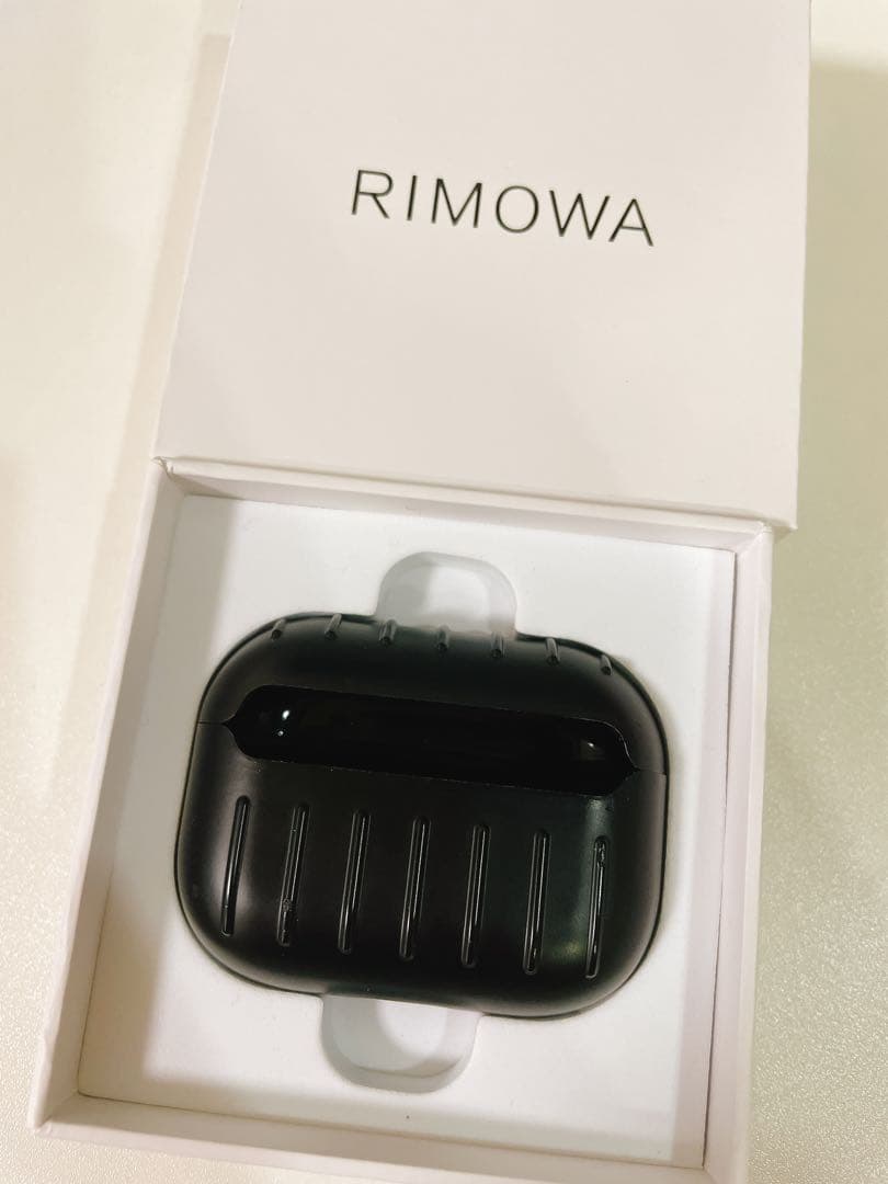 【RIMOWA リモワ】AirPods pro ケース　マットブラック