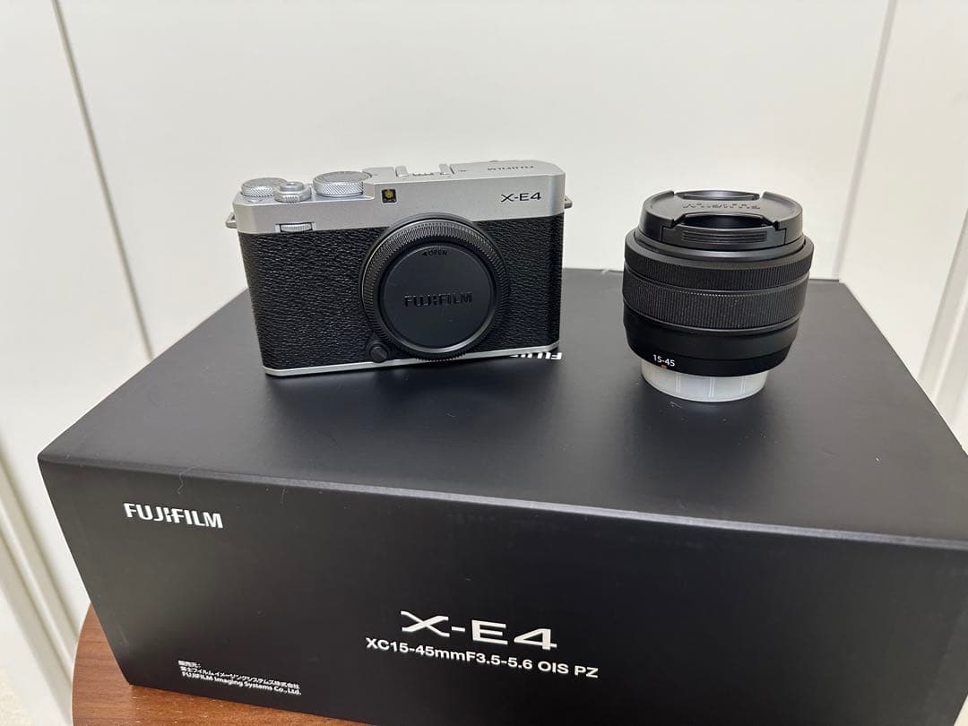 FUJIFILM X-E4(シルバー)＋レンズ(XC15-45mm)