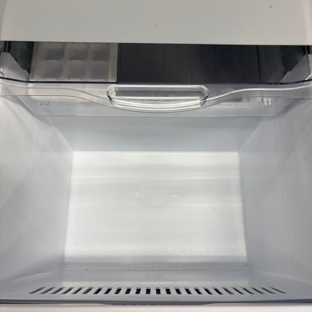 703 日立　中型冷蔵庫　小型　一人暮らし　右開き　200L強　小型　一人暮らし