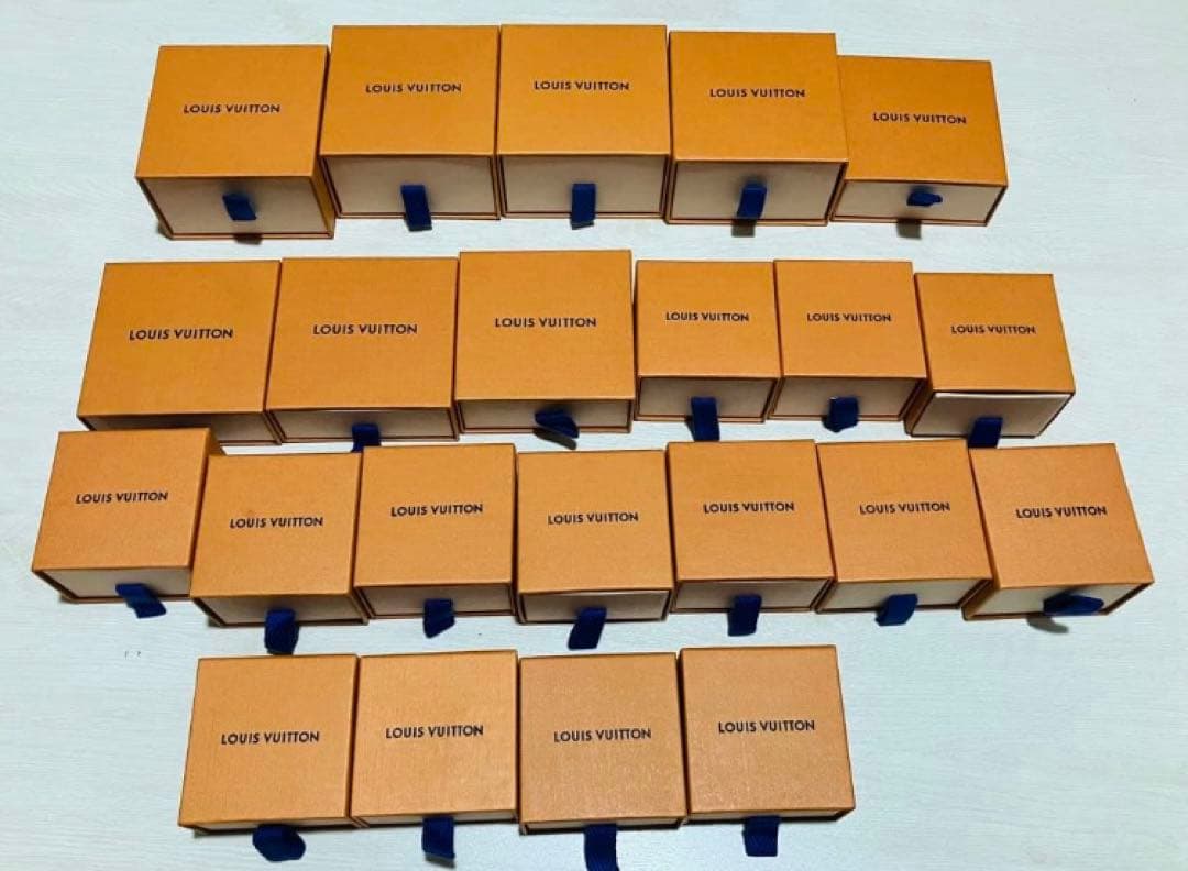 LOUIS VUITTON ギフトボックス　アクセサリー空箱