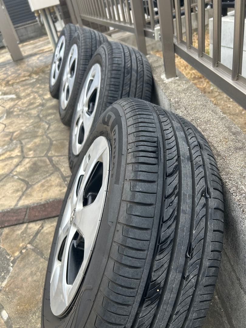 CHAMPIRO ECOTEC 30プリウス後期　純正15インチ