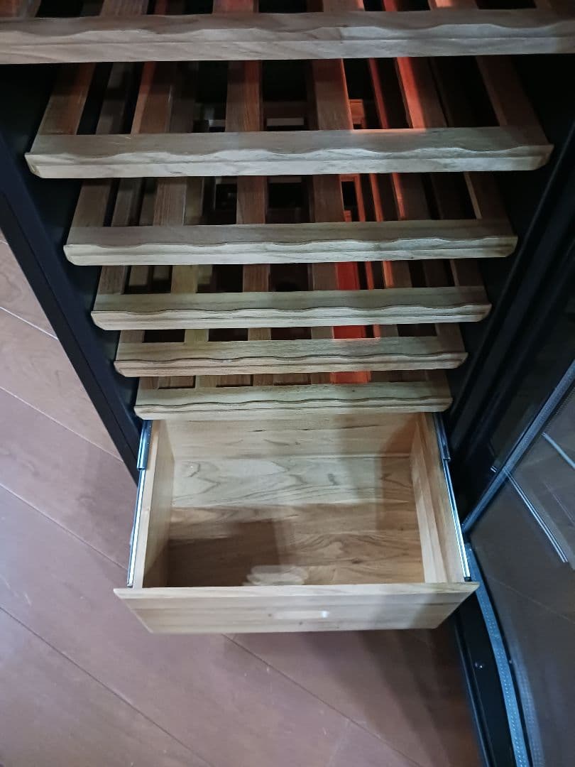 ハイアール　Haier ワインセラー 9段＋収納 黒 2013年製　稼働品