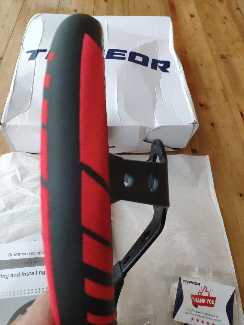 新品・未使用・現品限りレーシング ステアリング YOKOHAMA ADVAN