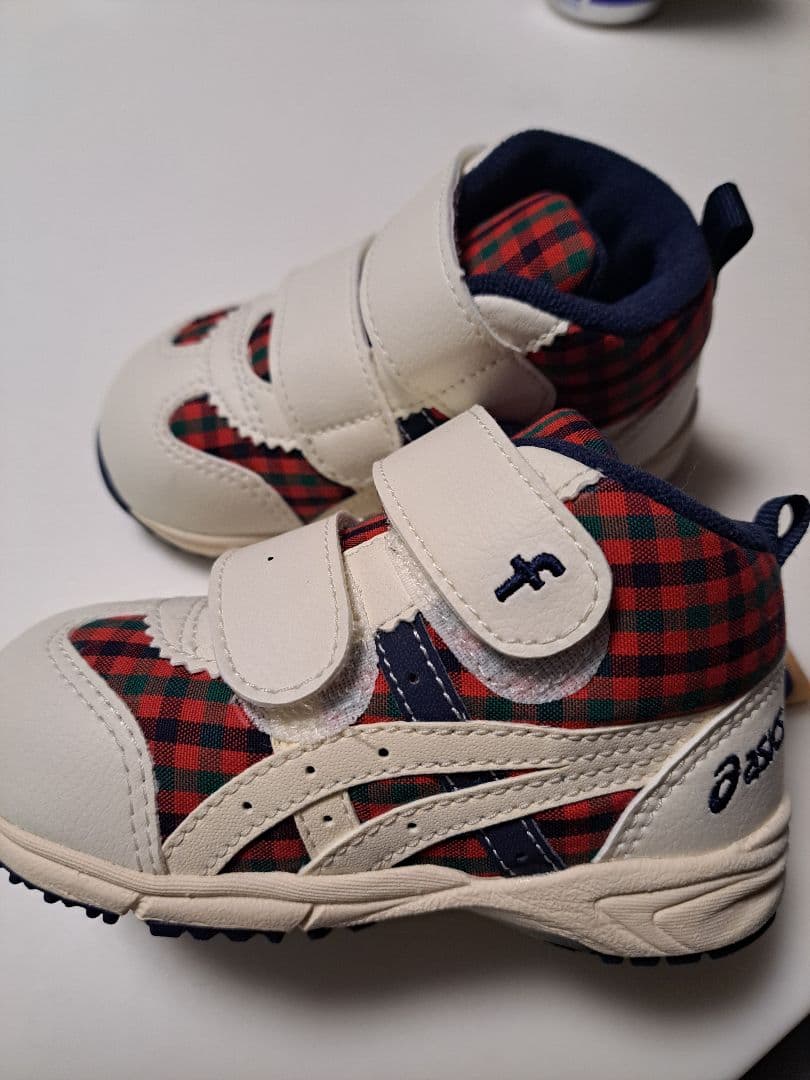 asics　ファミリア ベビーシューズ ホワイト/チェック