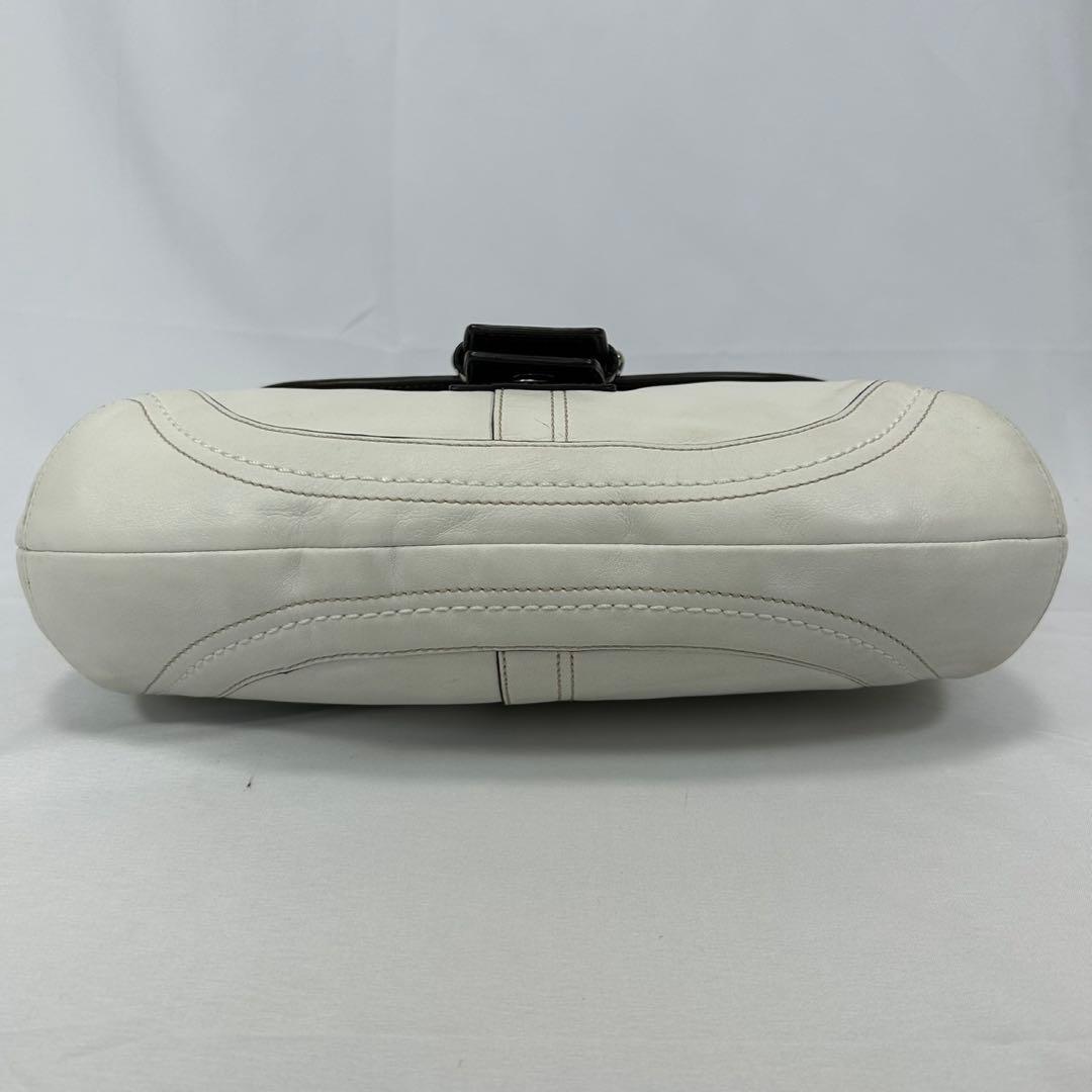 【極美品】コーチ F10910 ソーホー ワンハンドバッグ レザー 肩掛け 白