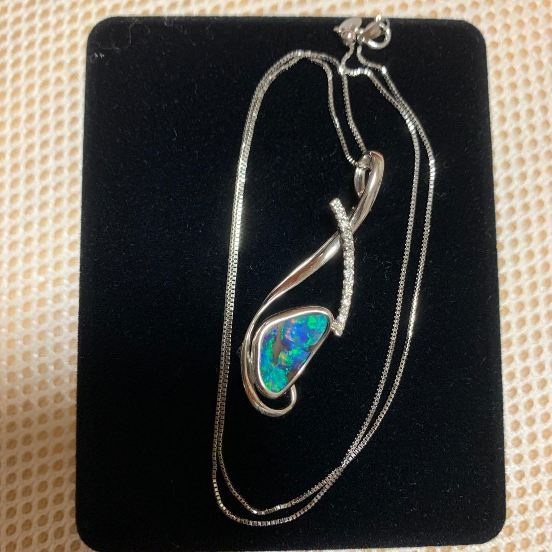 ボルダーオパール流線型ネックレス