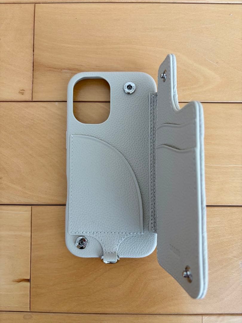 DEMIUデミュウ　GRACEグレイス　iPhone17ケース・ストラップセット