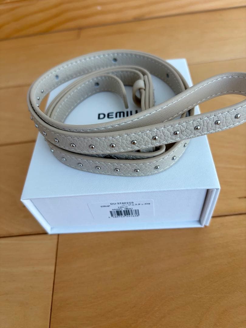 DEMIUデミュウ　GRACEグレイス　iPhone17ケース・ストラップセット