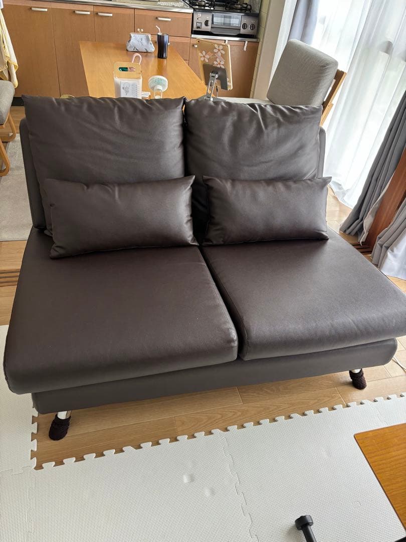 2人がけソファー(引越しにて7月一杯で出品取り消す予定です。)