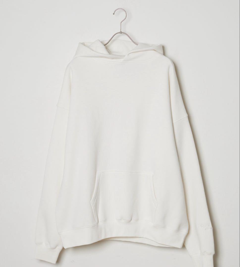 ESSENTIALSパーカー