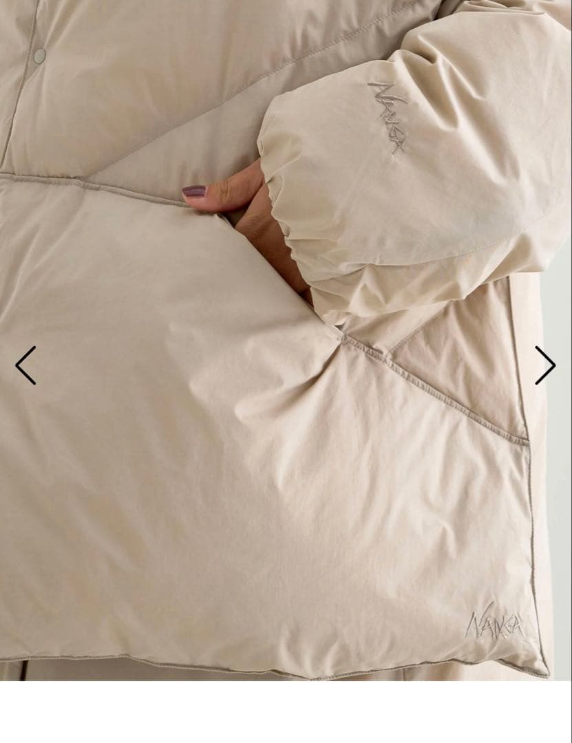 ナンガ　ダウンポンチョマフラー　ブラック