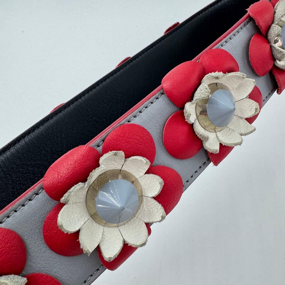 【定番】FENDI ストラップユー　フラワー　レザー　ショルダーストラップ