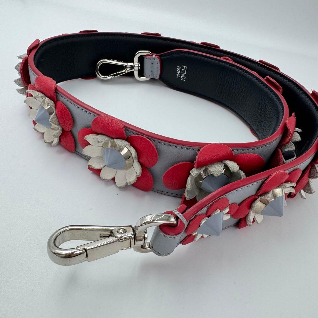 【定番】FENDI ストラップユー　フラワー　レザー　ショルダーストラップ