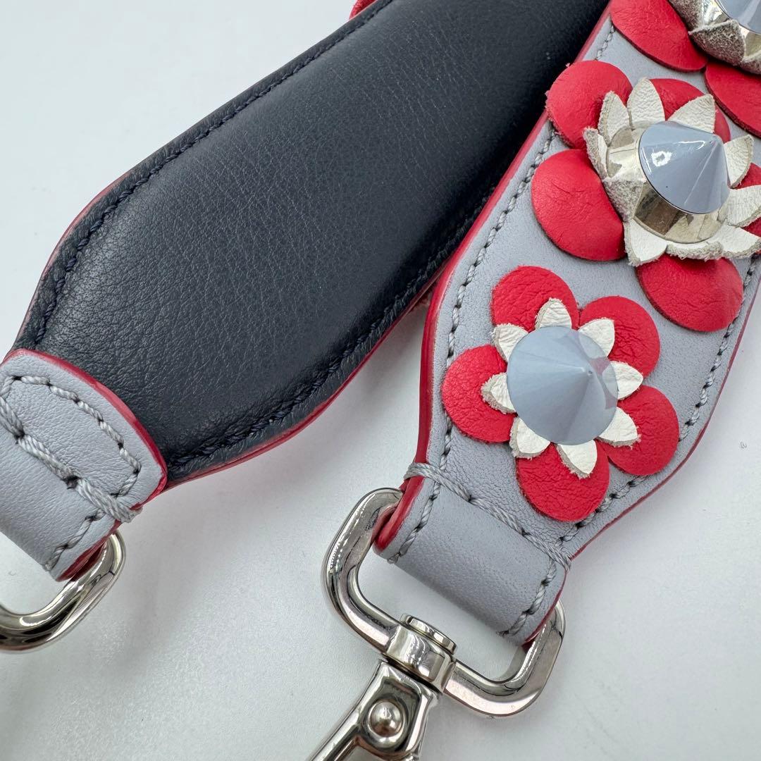 【定番】FENDI ストラップユー　フラワー　レザー　ショルダーストラップ