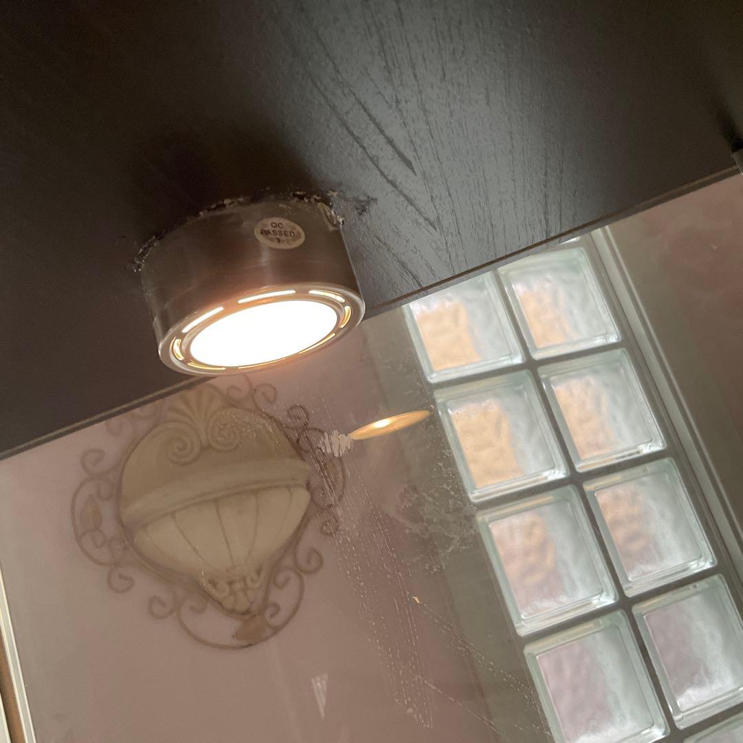 【梱包・発送たのメル便】IKEA デトルフ ライト付き　ガラス扉キャビネット