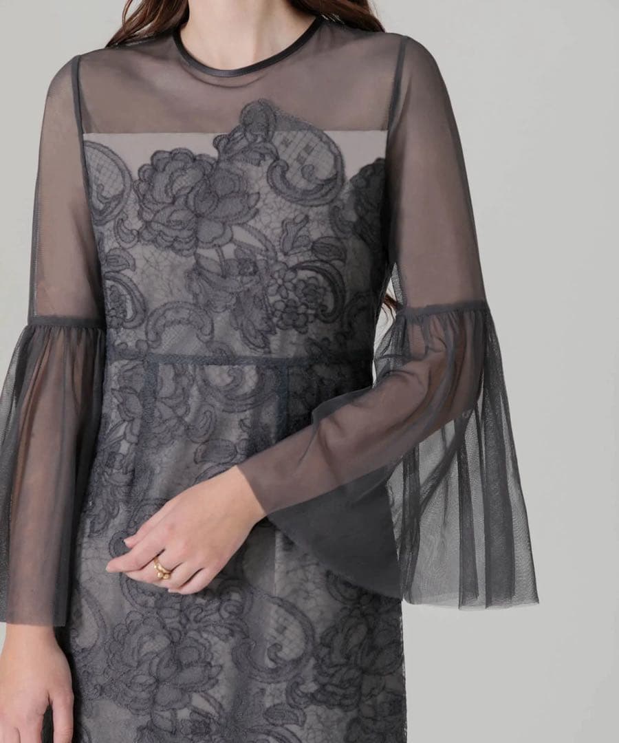 Leja シアープリーツスリーブIラインワンピースドレス グレー レーススリット