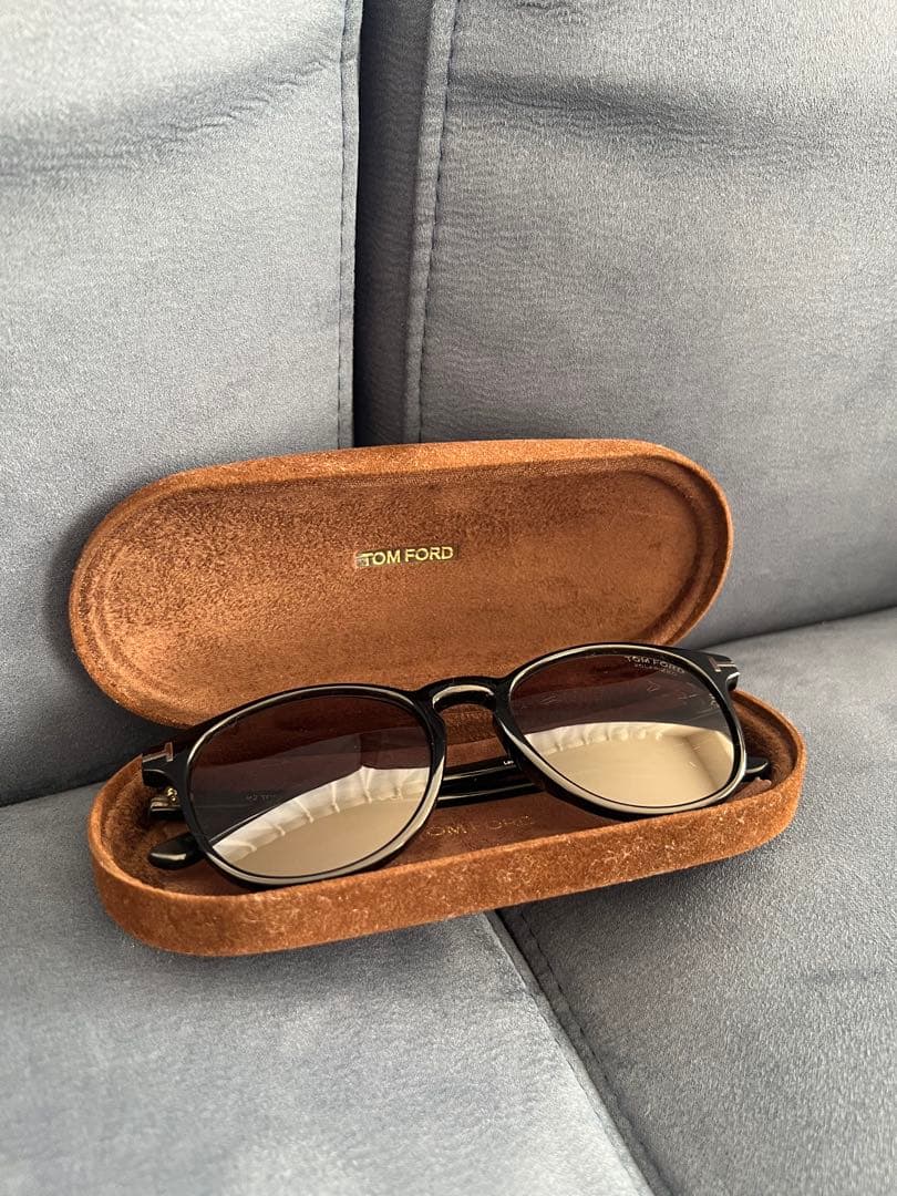 きなこ　TOM FORD ラウンド型サングラス ブラック