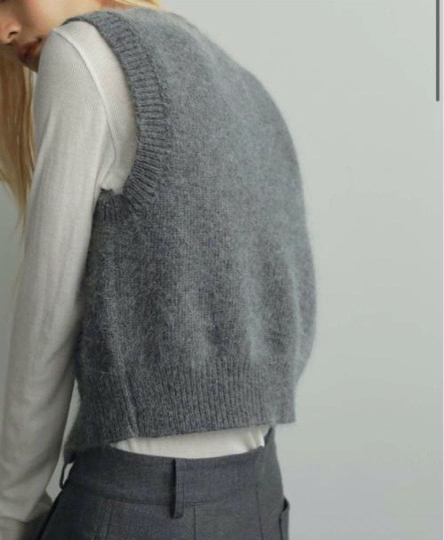 トップス anuke Crewneck Botton Vest