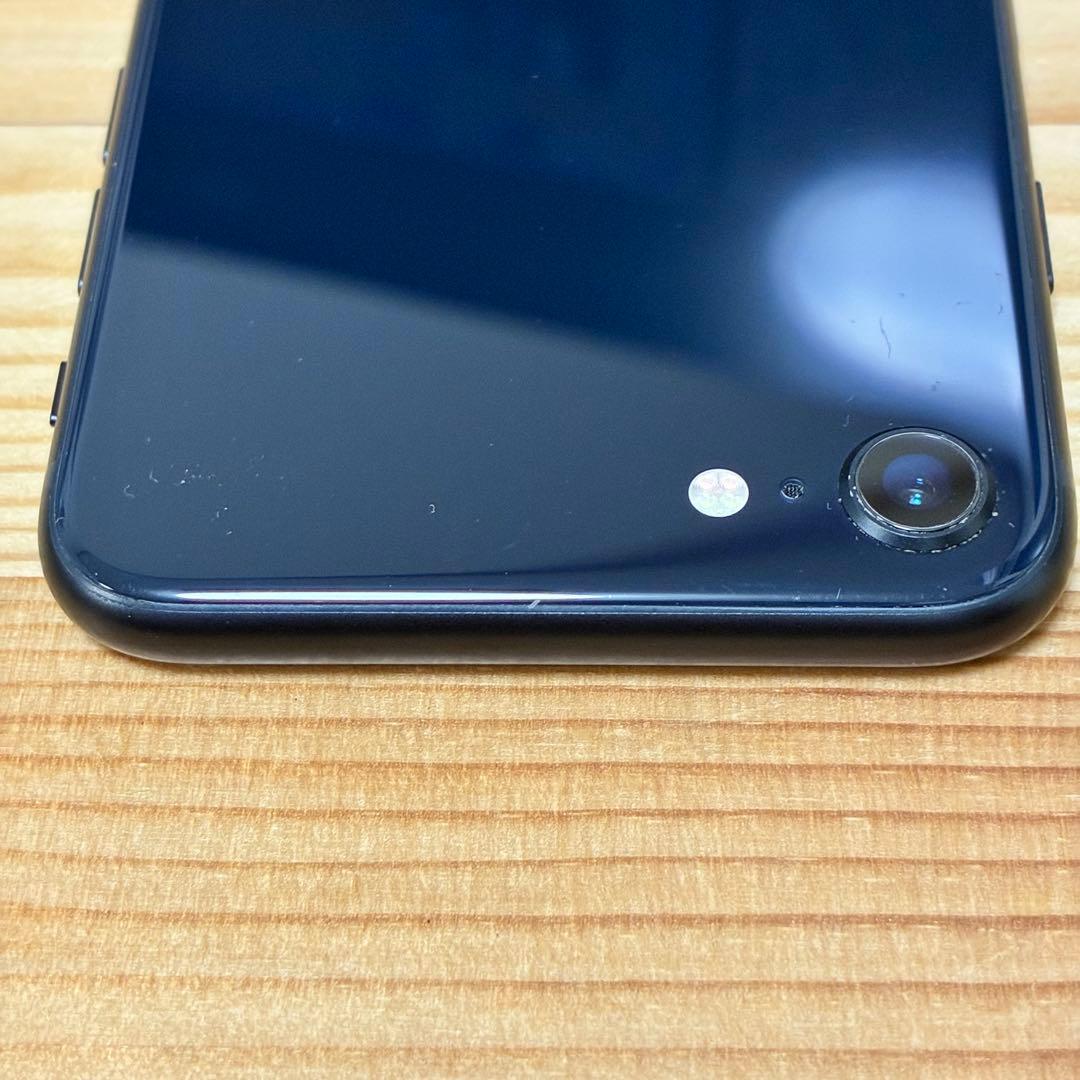 K*o様 バッテリー新品　iPhoneSE第3世代64GB SIMフリー　美品