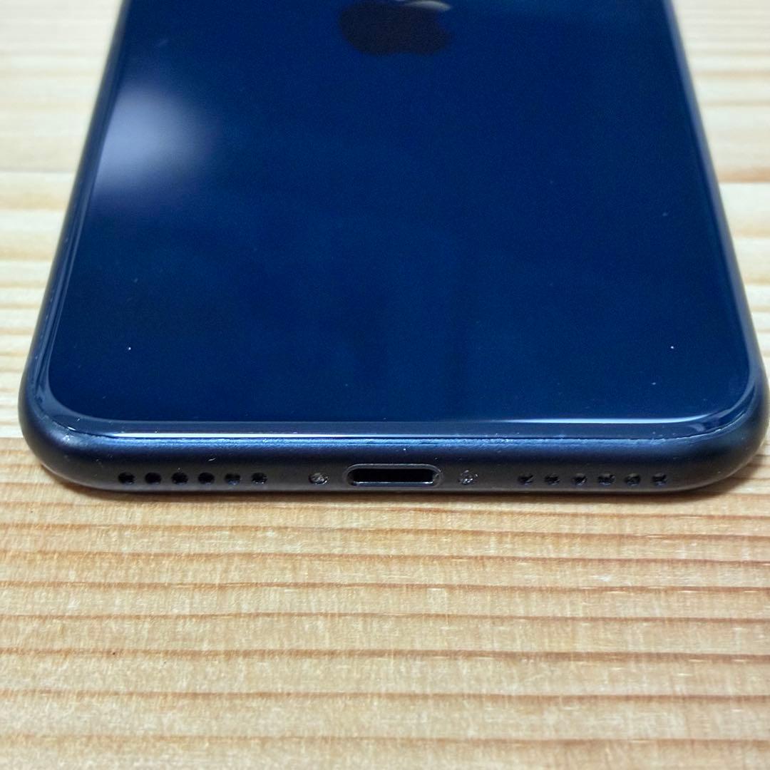 K*o様 バッテリー新品　iPhoneSE第3世代64GB SIMフリー　美品