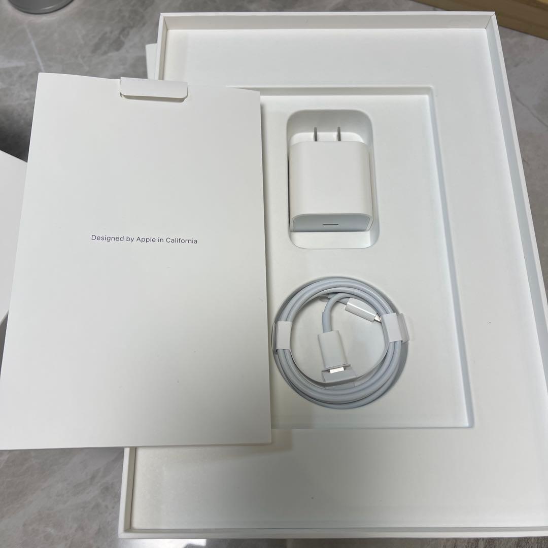 iPad (第9世代) Wi-Fi 64GB シルバー 本体