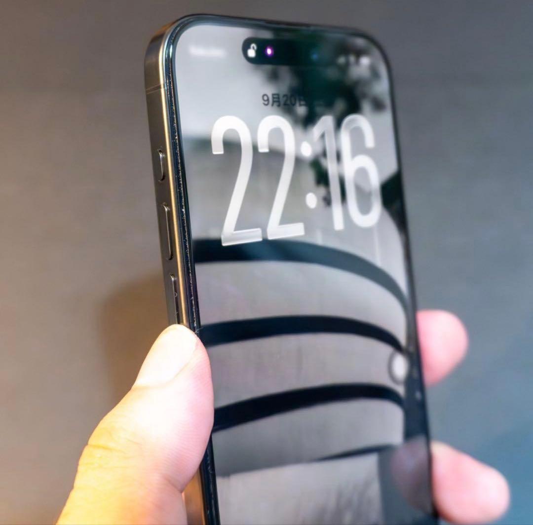 【美品】iPhone 15Pro 256GB SiMフリー　ブラックチタニウム