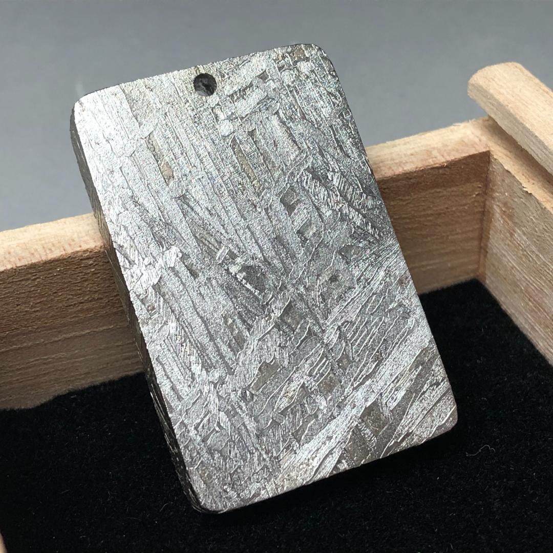 隕石 鉄隕石　アルタイ隕石　ペンダントトップ　ナチュラル　原石　重さ約43g