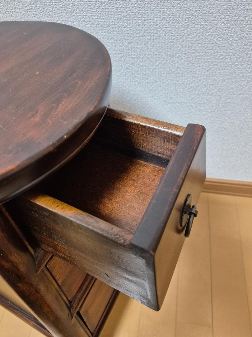 アンティーク　木製サイドテーブル 3段引出し ダークブラウン