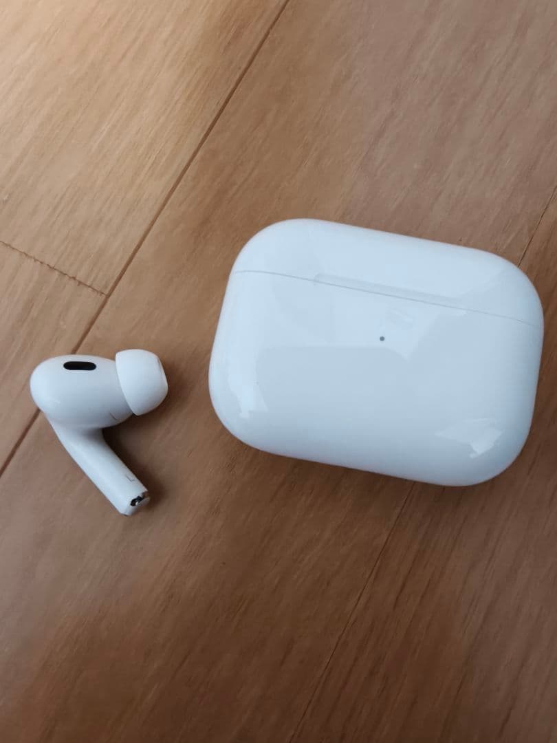 AirPods pro 第2世代 lightning 左耳とケースのみ