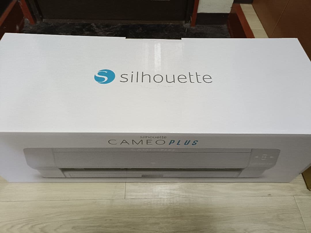 Silhouette CAMEO PLUS カッティングマシン