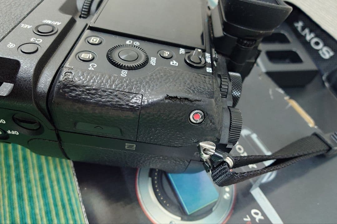 SONY α7RⅡ ボディ ILCE-7RM2 フルサイズミラーレス＋バッテリー