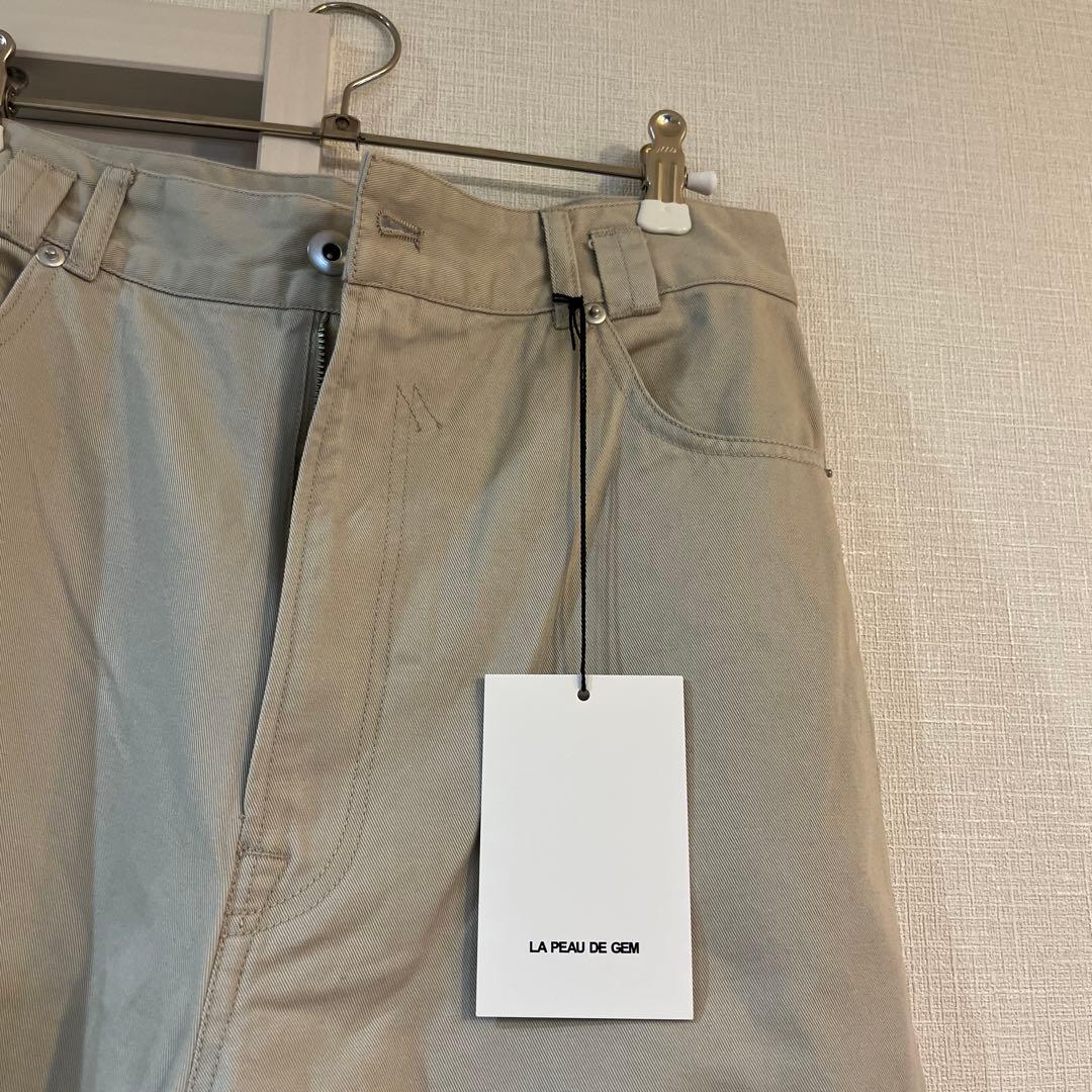 LA PEAU DE GEM ベージュ チノパン